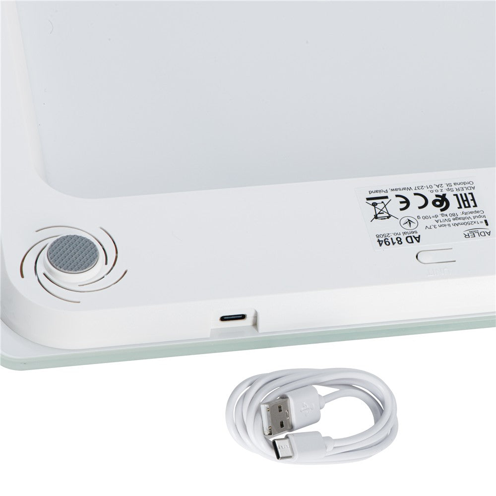 Adler AD 8194W Personenwaage Digital bis 180 kg, USB-C Akku Waage mit LCD Display, 100 g Genauigkeit, Glaswaage für Bad & Körpergewicht, Weiß