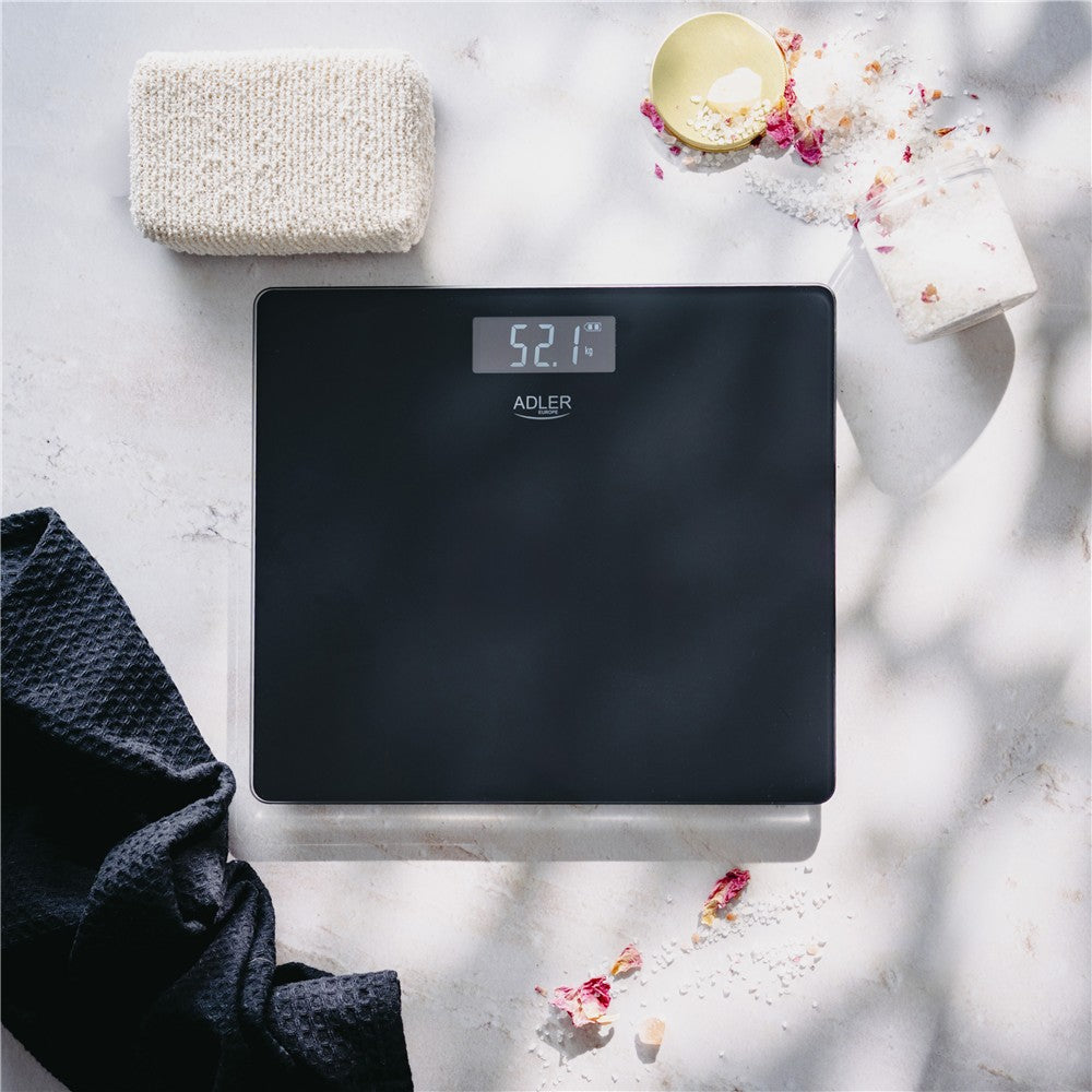 Adler AD 8194B Personenwaage Digital bis 180 kg, USB-C Akku Waage mit LCD Display, 100 g Genauigkeit, Glaswaage für Bad & Körpergewicht, Schwarz