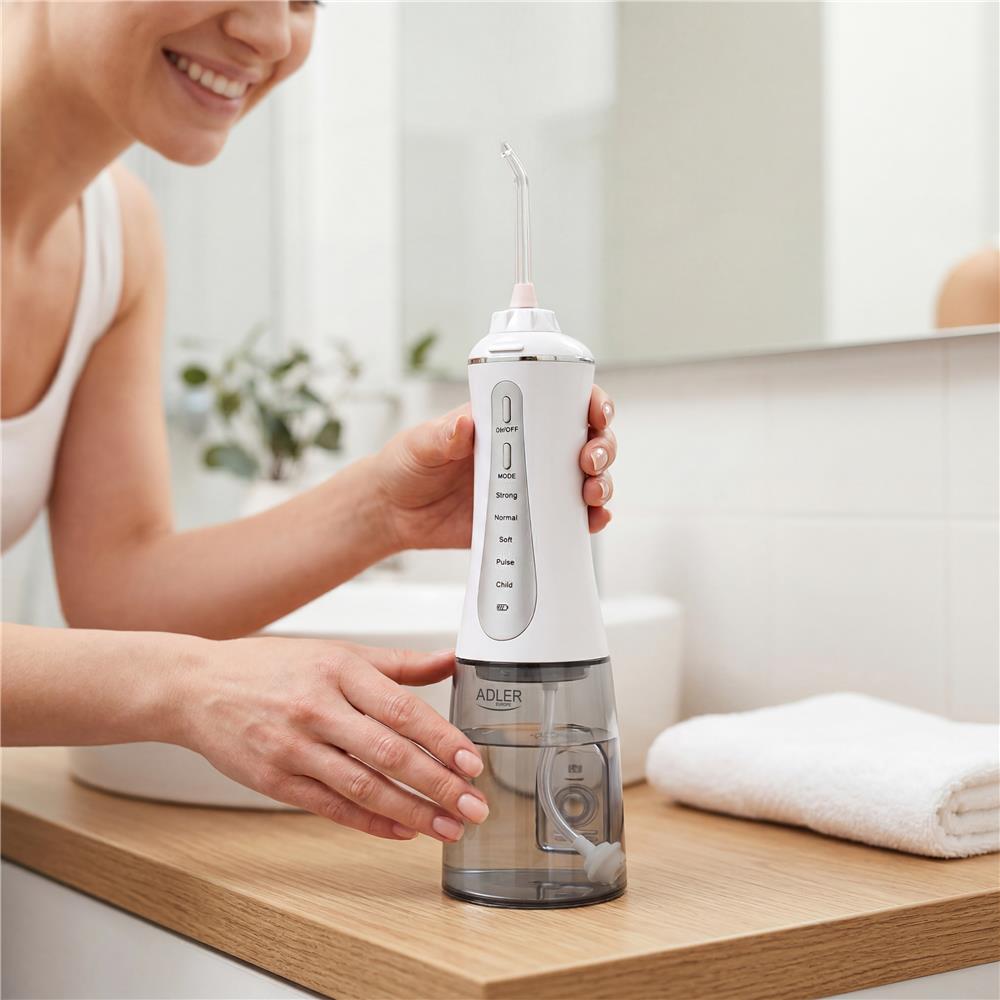 Adler AD 2185 Munddusche Weiß 350ml 5 Modi 10 Aufsätze USB-C 1800mAh
