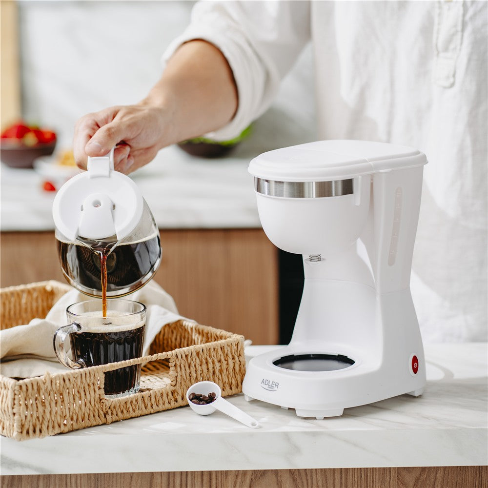 Adler AD 4381 Filterkaffeemaschine, kompakte Kaffeemaschine für gemahlenen Kaffee, 0,6 l Glaskanne, Warmhaltefunktion, Tropfstopp, 600 W, Weiß