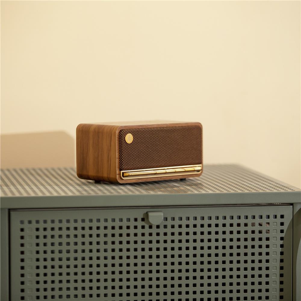 Edifier MP230 Tragbarer Bluetooth-Lautsprecher im Retro-Design, Braun