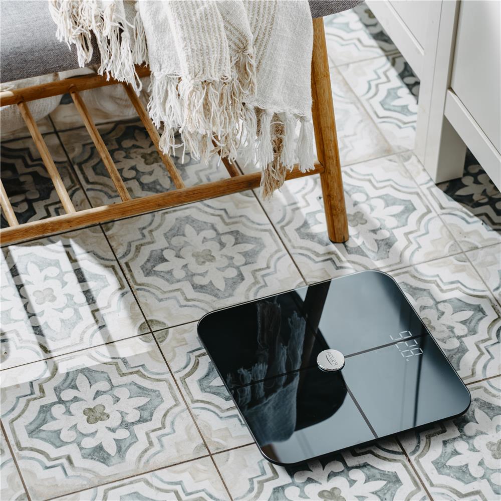 Adler AD 8187 Smart Badezimmerwaage mit App 180 kg Personenwaage schwarz