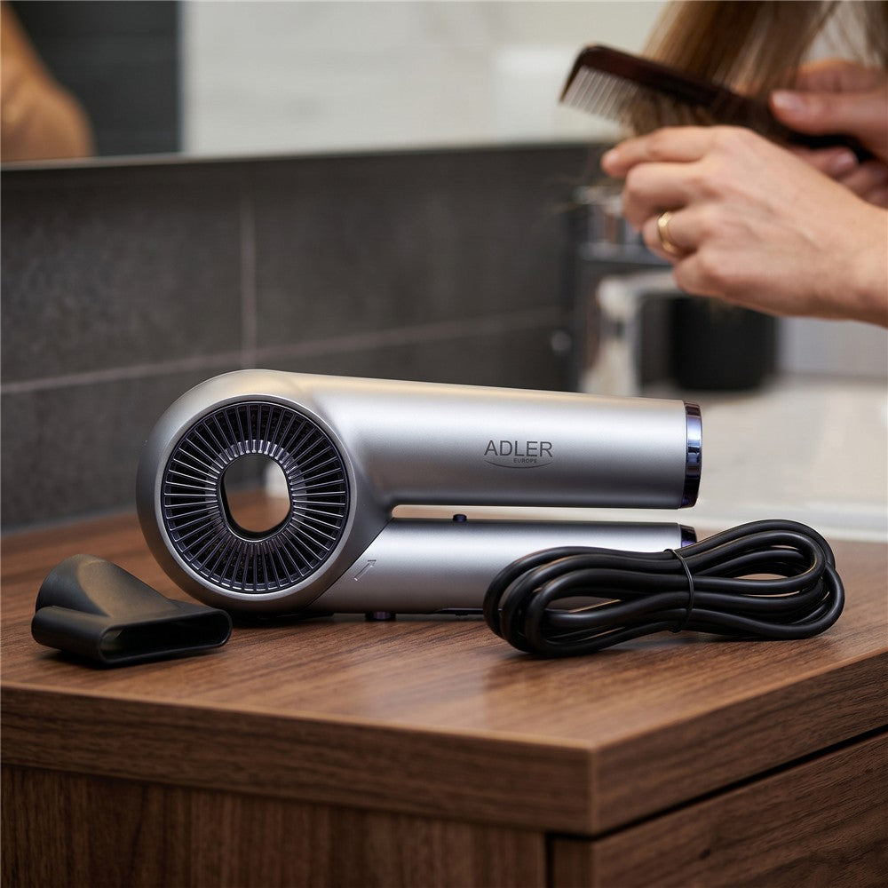 Adler AD 2289 SUPERSPEED Haartrockner mit Ionen-Technologie, 1600W, brushless Motor, 110.000 U/min, 4 Aufsätze, Diffusor, klappbarer Griff, Schwarz