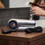 Adler AD 2289 SUPERSPEED Haartrockner mit Ionen-Technologie, 1600W, brushless Motor, 110.000 U/min, 4 Aufsätze, Diffusor, klappbarer Griff, Schwarz