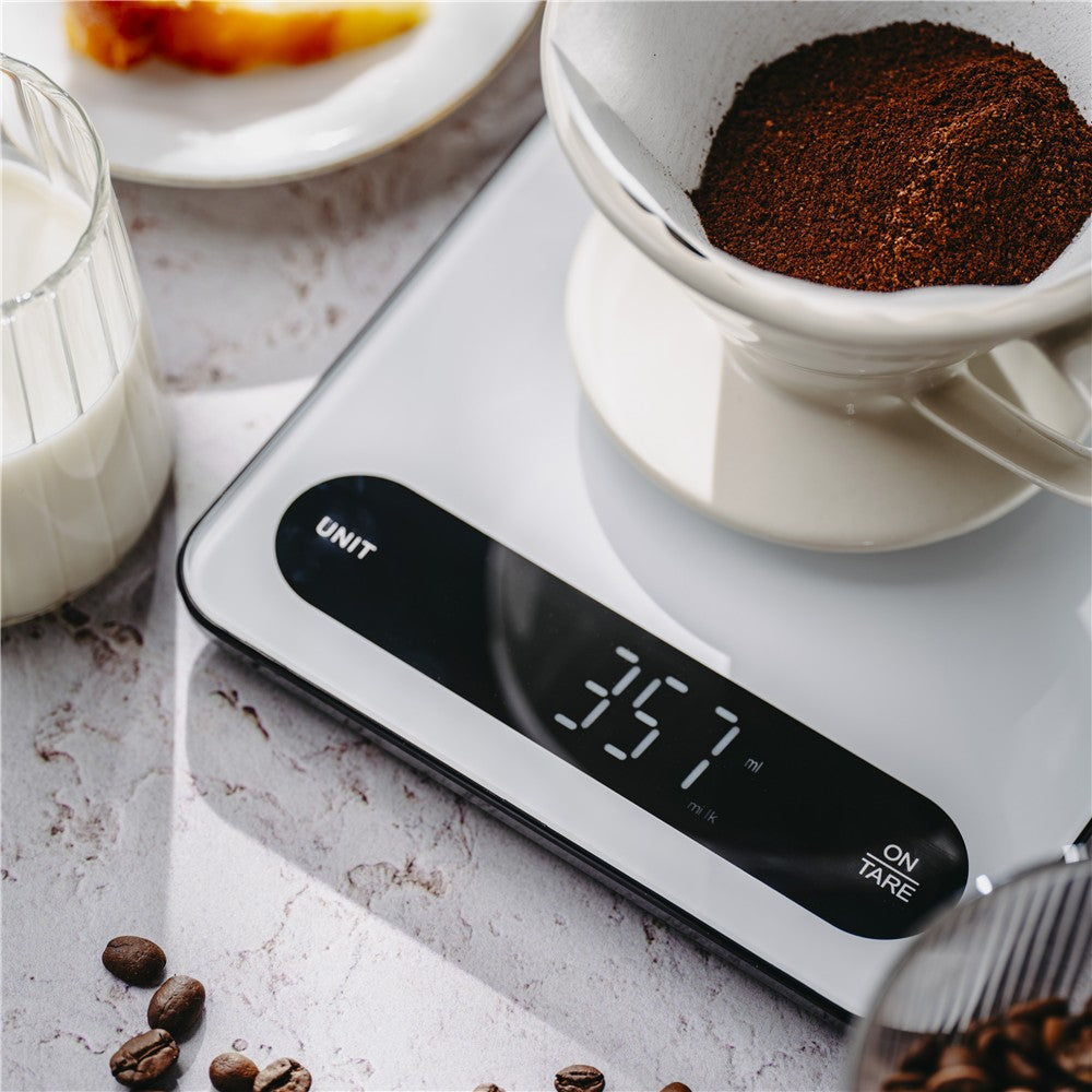 Adler AD 3177WB Küchenwaage Digital 10 kg, Elektronische Haushaltswaage mit Tara Funktion, USB-C aufladbar, Präzisionswaage zum Kochen und Backen, Glaswaage, Weiß