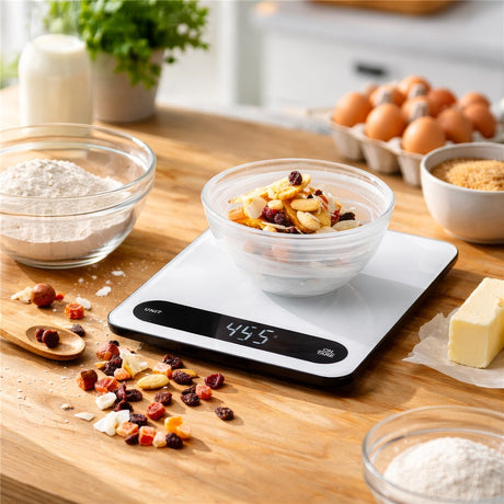 Adler AD 3177WB Küchenwaage Digital 10 kg, Elektronische Haushaltswaage mit Tara Funktion, USB-C aufladbar, Präzisionswaage zum Kochen und Backen, Glaswaage, Weiß