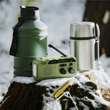 Adler AD 1197 Kurbelradio, tragbares Notfallradio mit Taschenlampe, Solar, Dynamo, Powerbank, SOS-Alarm, FM/AM Radio, Grün