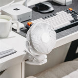 Adler AD 7335 Akku Ventilator mit LED Licht und Drehfunktion Weiß