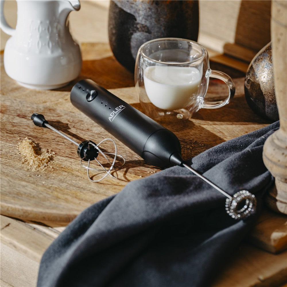 Adler AD 4533 Milchaufschäumer 2-in-1, wiederaufladbar, 3 Geschwindigkeiten, Edelstahl-Aufsätze, USB-C