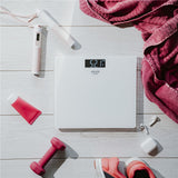 Adler AD 8194W Personenwaage Digital bis 180 kg, USB-C Akku Waage mit LCD Display, 100 g Genauigkeit, Glaswaage für Bad & Körpergewicht, Weiß
