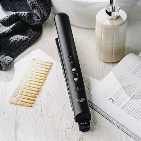 Adler AD 2327b Akku Glätteisen kabellos, USB-C Reise-Haarglätter mit Keramikplatten, LED-Display, 3 Temperaturstufen, Aufbewahrungsbeutel, Schwarz