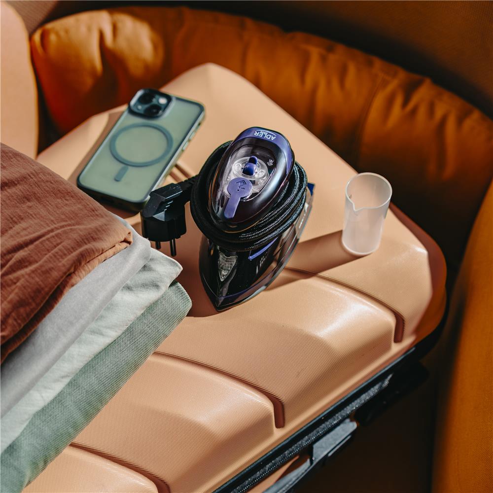 Adler AD 5049 Reise- und Dampfbügeleisen Schwarz Trockenbügeln genaue Temperaturkontrolle kompakt