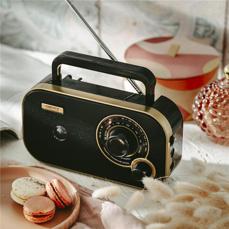 Camry CR 1910g tragbares Radio, FM/AM Kofferradio mit 2 W Lautsprecher, Netz- und Batteriebetrieb, 3,5 mm Kopfhöreranschluss, Teleskopantenne, schwarz/gold