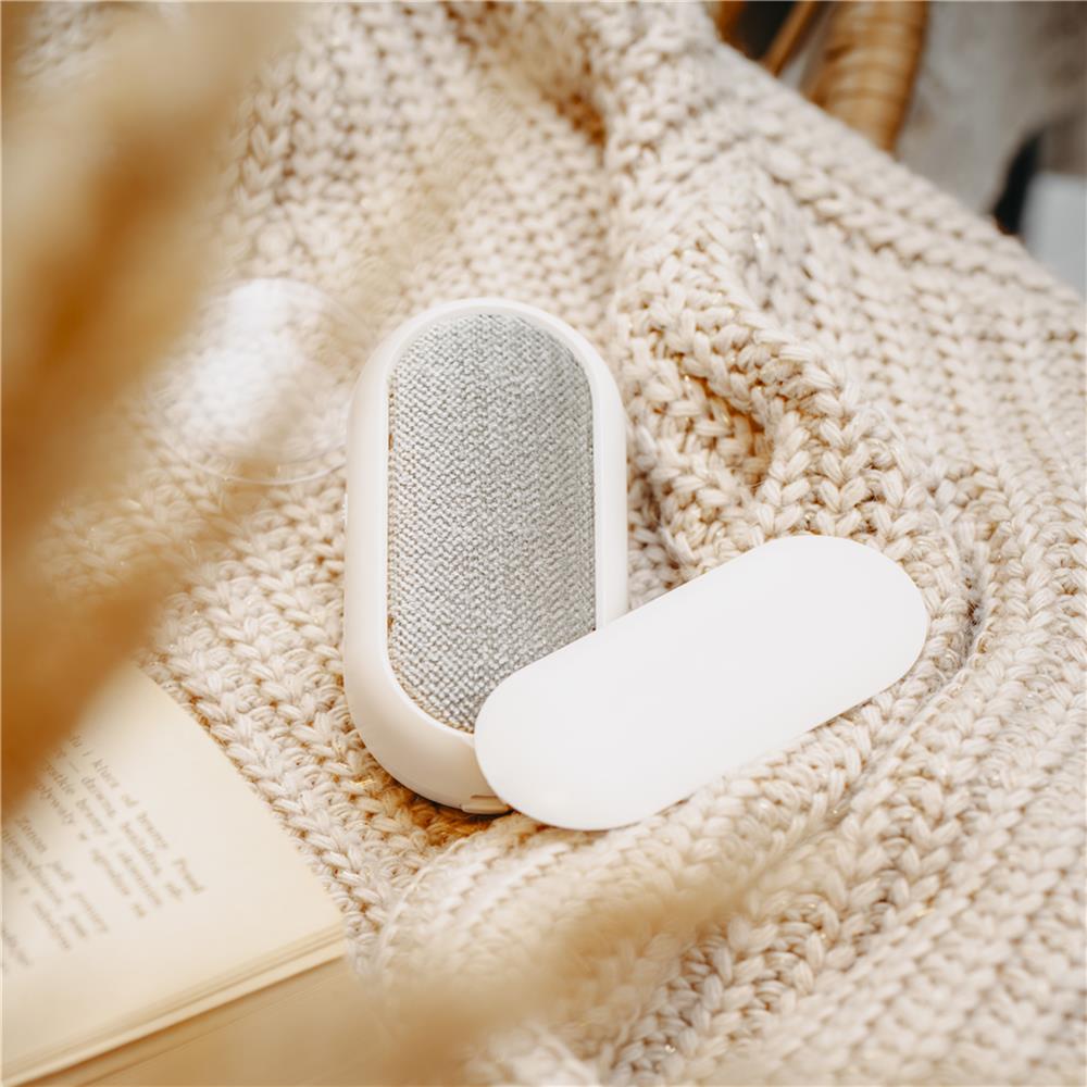 Adler AD 9621 Fusselentferner für alle Textilien mit Bürste USB Akku Fusselrasierer weiß