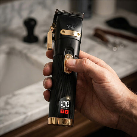 Adler AD 2853 Akku Haarschneider, Haartrimmer für Kopfhaar und Koteletten, Stahlklinge, LED-Display, USB, 0,8-13 mm Schwarz Golden