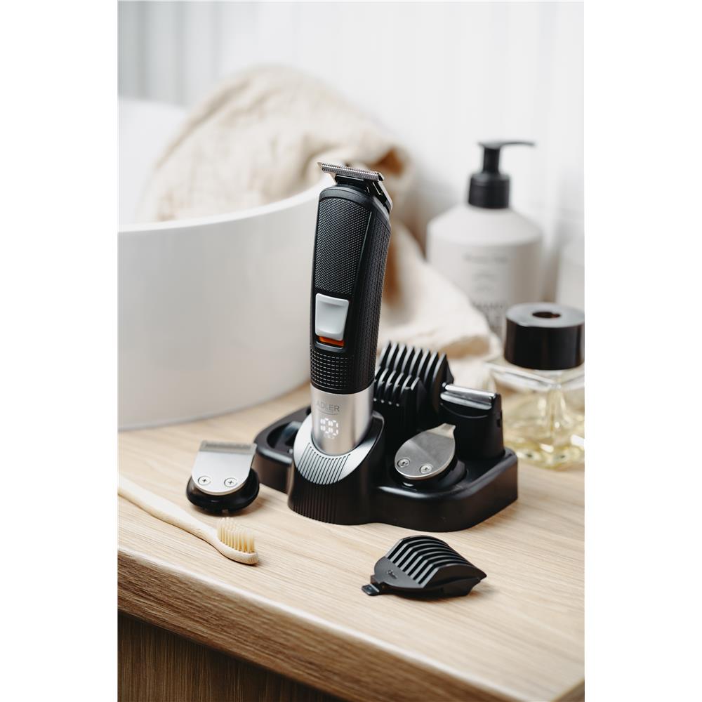 Adler AD 2943 5-in-1 Pflegeset mit Ladestation Rasierer Trimmer LED Anzeige schwarz