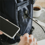 Camry CR 6880nb Reiserucksack 24 Liter, Handgepäck-Rucksack mit Laptopfach bis 17 Zoll, Nassfach, Schuhfach, RFID-Schutz und USB-Anschluss